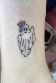 欧美小腿纹身 女生小腿上花朵和幽灵纹身图片