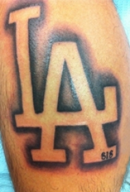 花体英文纹身 女生大腿上花体英文纹身经典图片