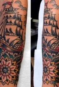 纹身小帆船 男生手臂上彩绘纹身小帆船图片