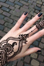 多款线条素描经典独特文艺唯美梵花花纹曼海蒂纹身图案