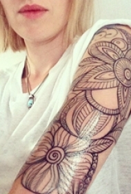 手臂纹身图片 多款简单线条纹身黑色素描纹身手臂图片