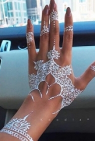 纹身白色 多款简单线条纹身白色小清新文艺纹身经典图案