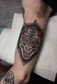 般若面具纹身 男生手臂上般若面具纹身图案
