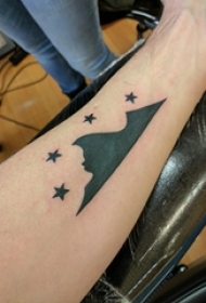 小山峰纹身 男生手臂上山纹身图片