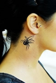 酷黑立体蜘蛛纹身图案