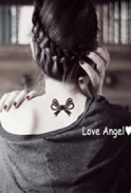 唯美可爱颈部蝴蝶结