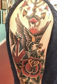 纹身老鹰图案 男生手臂上老鹰纹身图案