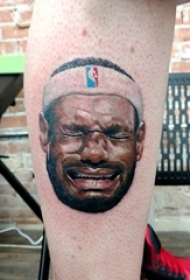 人物肖像纹身 男生小腿上人物肖像纹身彩色纹身图片