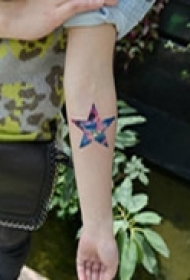 文艺精美手臂纹身