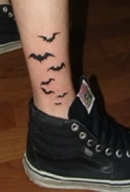 前卫个性腿部纹身