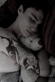 纹身浪花 男生手臂上浪花纹身图案