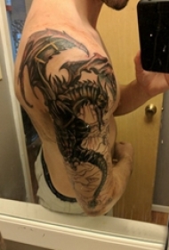 飞龙纹身图案 男生手臂上飞龙纹身图案