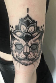 小猫咪纹身 女生手臂上小猫咪纹身唯美图片