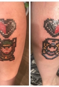 情侣小清新纹身 情侣小腿上心形和卡通人物纹身图片