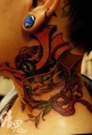 个性艺术颈部彩绘纹身