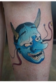 般若面具纹身 男生小腿上彩绘的般若面具纹身图片