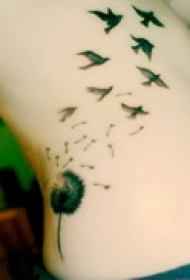 气质优雅腰部纹身