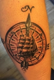纹身小帆船 男生手臂上帆船纹身图案
