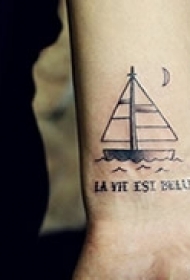 清新精美手臂纹身