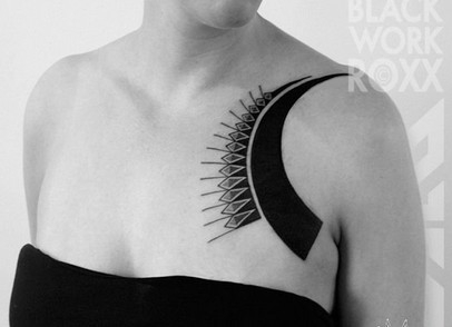 经典个性肩部图腾纹身