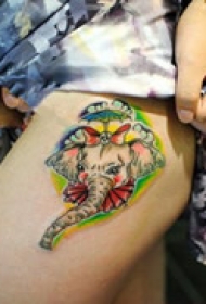 经典猛兽臀部纹身