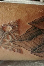 小山峰纹身 男生手臂上小山峰纹身图片