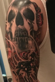 骷髅纹身 男生手臂上素描纹身骷髅纹身图片