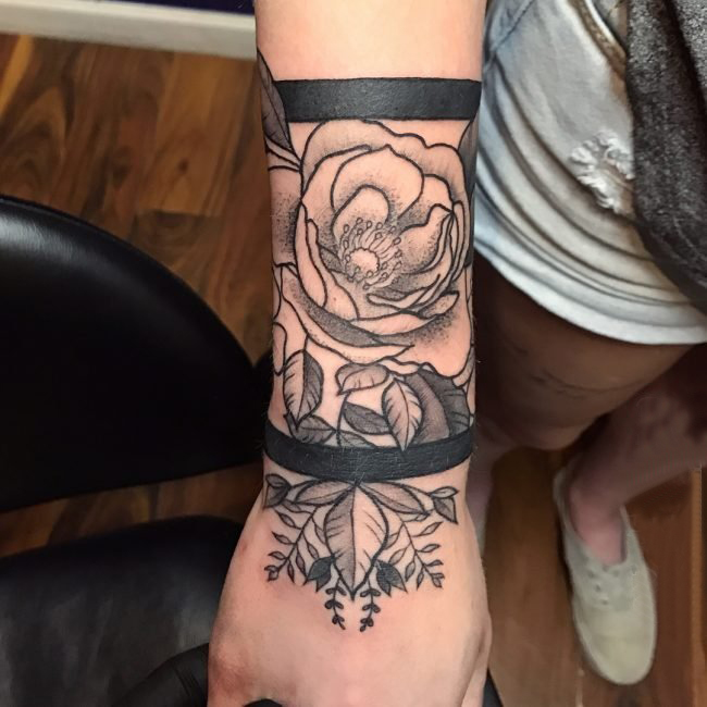 臂环纹身图案 多款手臂上黑灰纹身点刺技巧臂环纹身图案