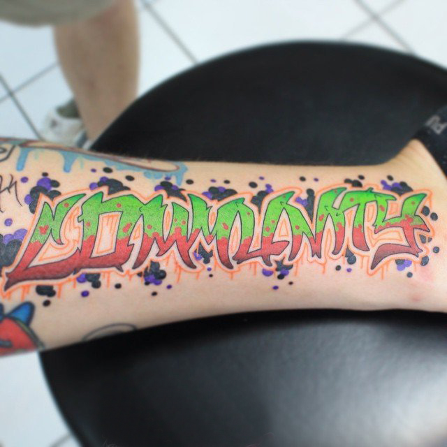 欧美涂鸦纹身 炫酷十足的彩绘英文涂鸦纹身图案