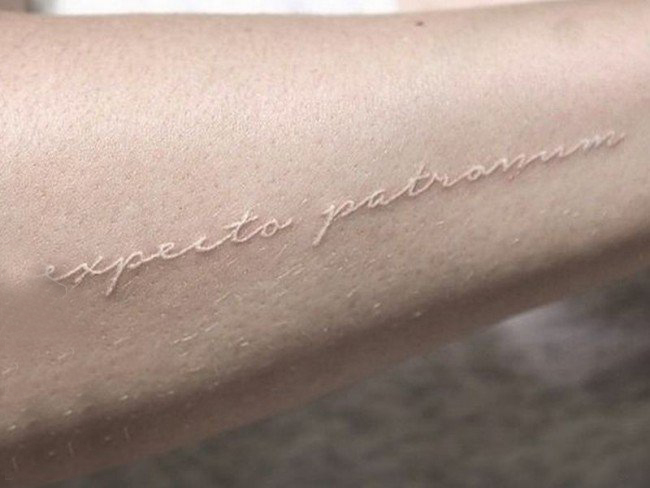 纹身白色 多款小清新文艺纹身白色唯美纹身图案