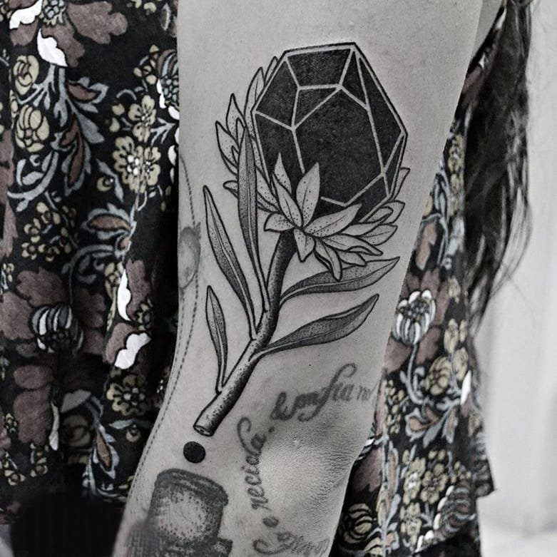 纹身点刺技巧 多款黑灰纹身点刺技巧小清新文艺纹身图案