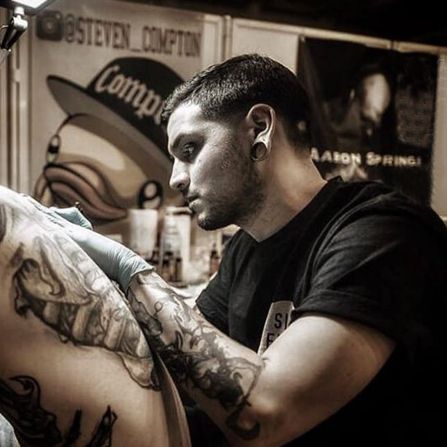 纹身卡通 多款简单线条纹身卡通人物彩色纹身图案