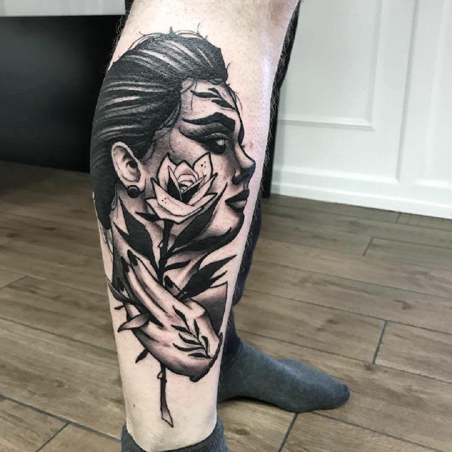 人物纹身图片 男生小腿上人物肖像纹身图片