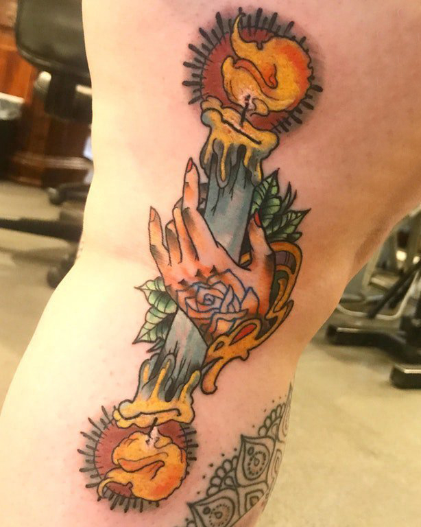 纹身腿部 男生小腿上手和蜡烛纹身图片