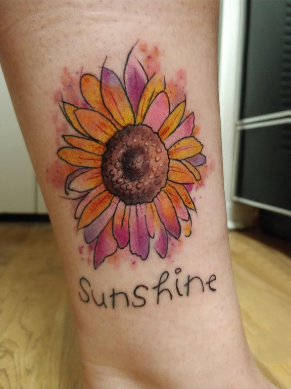 小腿对称纹身 女生小腿上英文和向日葵纹身图片