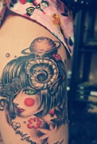 少女头像腿部纹身