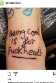 花体英文纹身 女生手臂上花体英文纹身图片