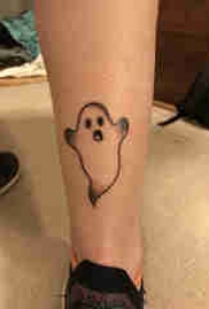 小腿对称纹身 女生小腿上黑色的幽灵纹身图片