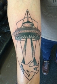 黑灰纹身 男生手臂上黑色纹身图片