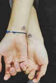 情侣小清新纹身 多款极简线条纹身素描情侣小清新纹身图案