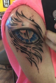 眼睛纹身 男生手臂上恶魔眼睛纹身图片