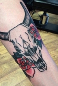 山羊头纹身撒旦 女生手臂上羊头纹身图片