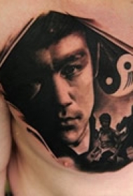 男士名人胸部纹身