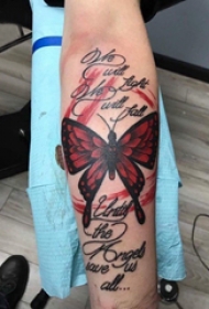 蝴蝶纹身女 女生手臂上蝴蝶纹身图片
