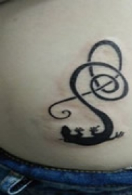 图腾动物腰部纹身