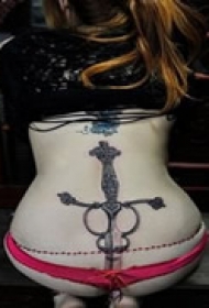 臀部个性创意纹身