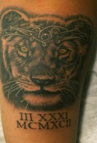 手臂纹身素材 男生手臂上英文和老虎纹身图片