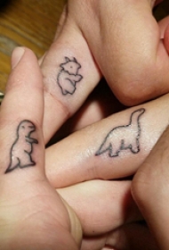 手部纹身小图案 女生手部小图案纹身图片