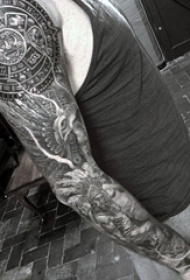 纹身玛雅图腾 神秘色彩十足的黑色玛雅图腾纹身图案