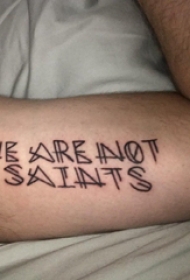 花体英文纹身 男生手臂上英文短句纹身图片